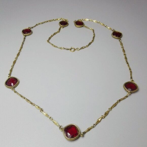Vintage Accessocraft N.Y.C. Red Glass Necklace Bezel Set Gold Tone Signed - Picture 6 of 6